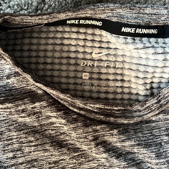Nike running long sleeve - Picture 2 of 2